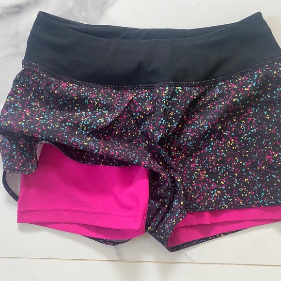 Exercise shorts - Picture 4 of 6